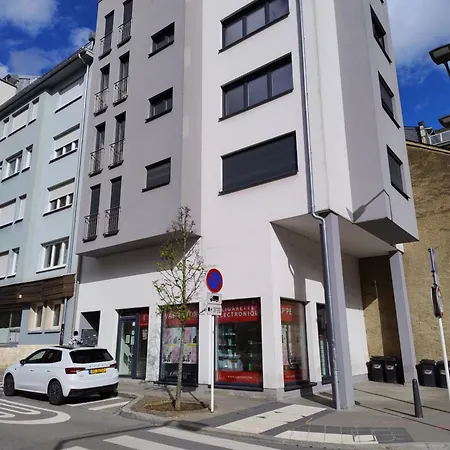 ベッド・アンド・ブレックファスト Elegant Living Room At Luxembourg Gare *