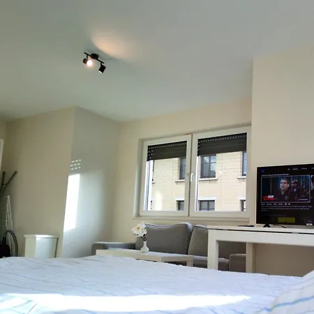 Elegant Living Room At Luxembourg Gare Luxemburgo