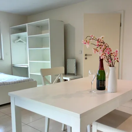 Elegant Living Room At Luxembourg Gare *